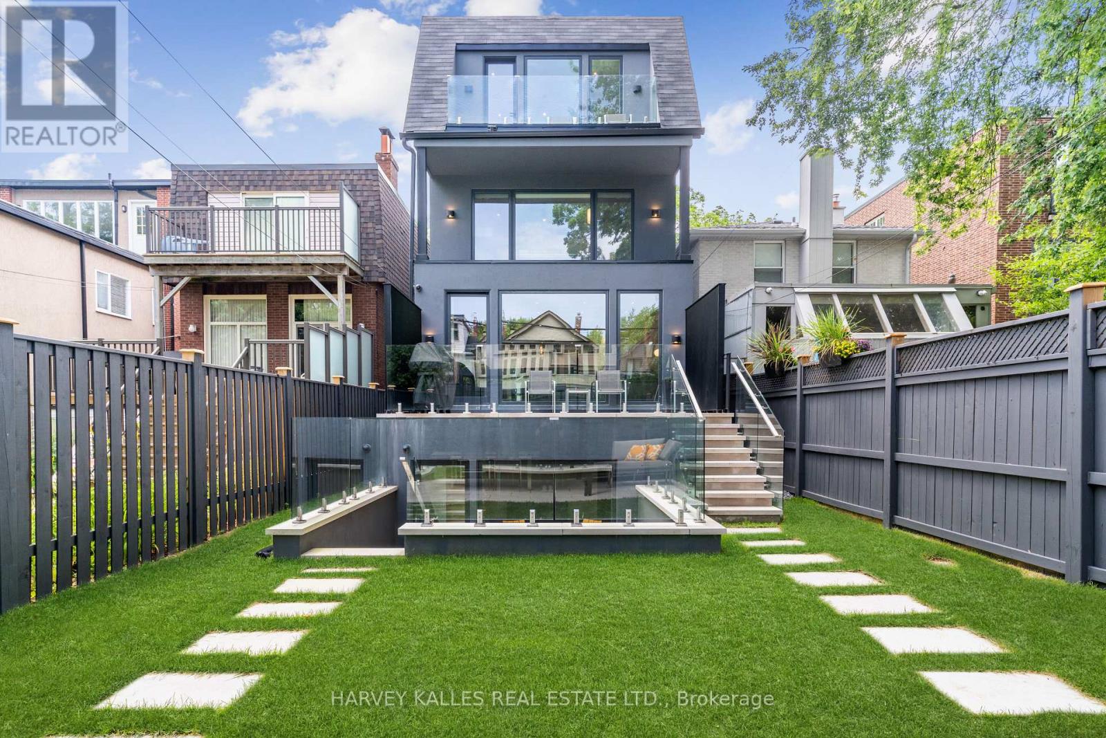 305 Glen photo 3