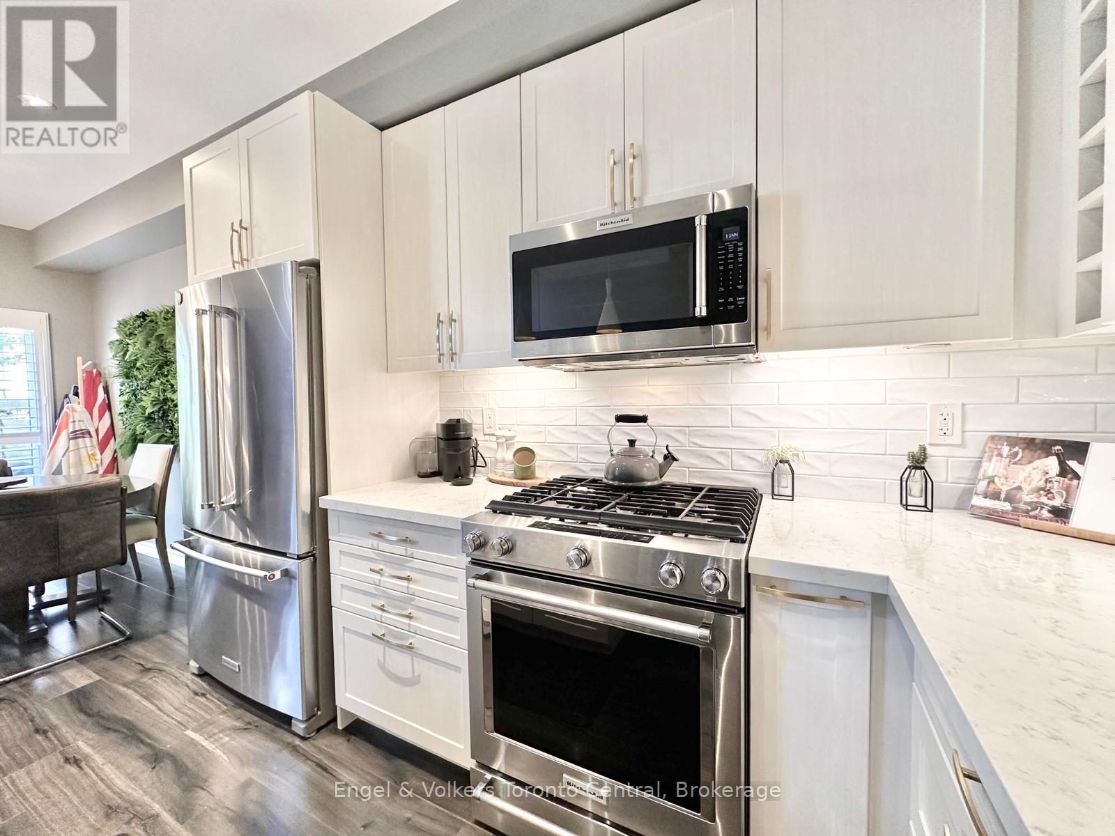 35 LETT AVENUE, Collingwood — photo 8