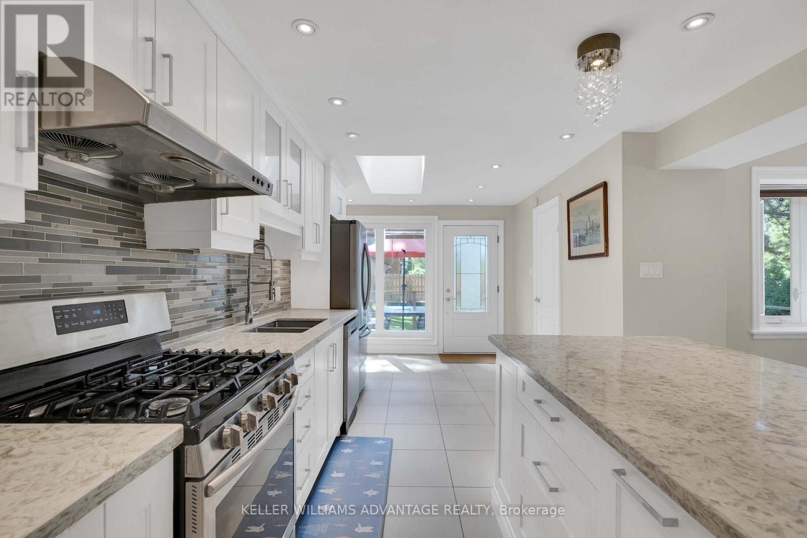 108 ROSEVIEW AVENUE - 12