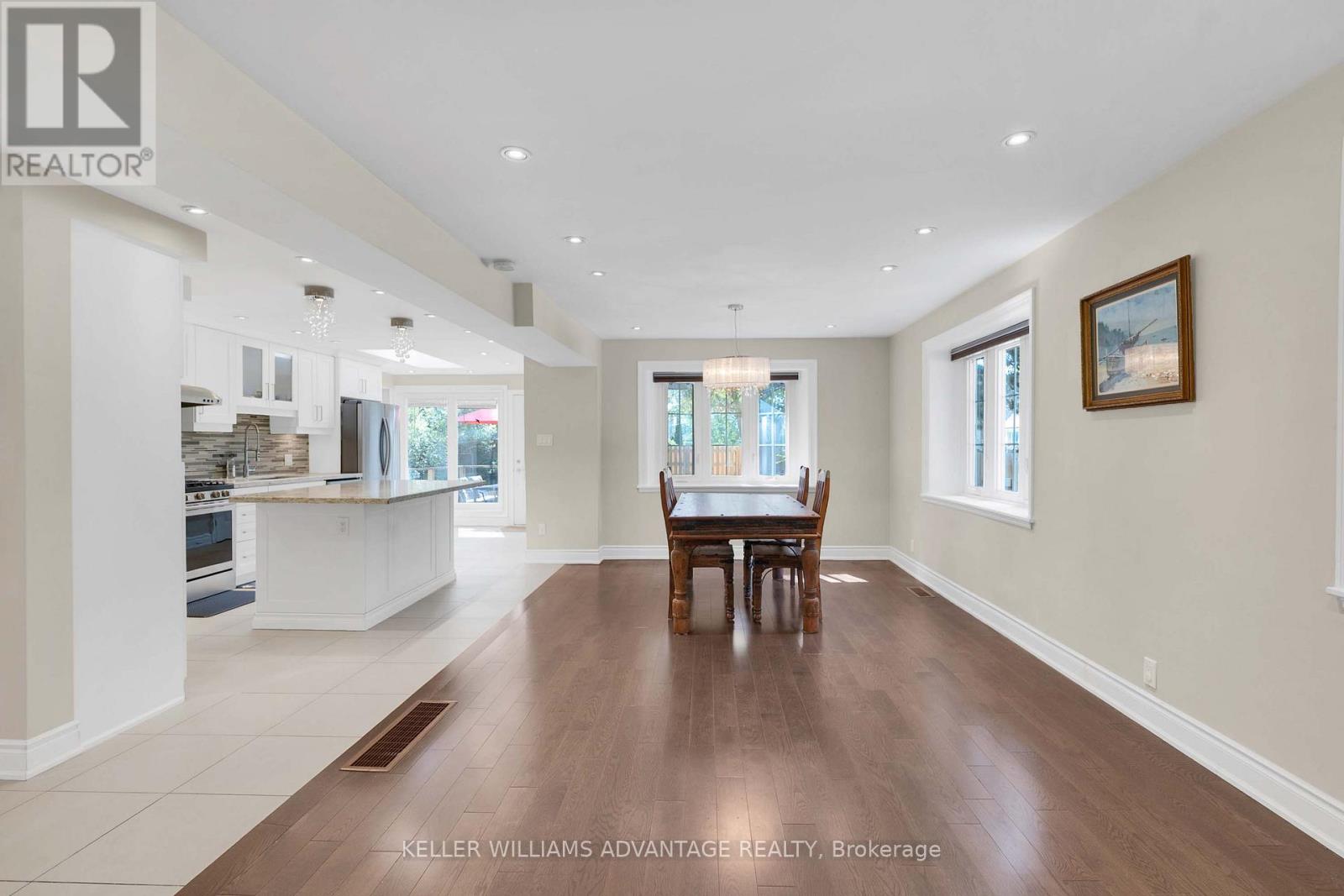 108 Roseview photo 5