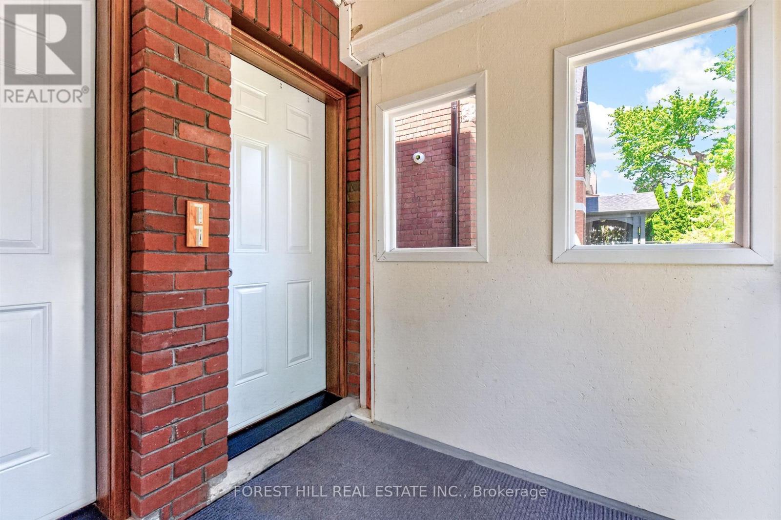 2ND FLOOR - 326 PALMERSTON BOULEVARD, Toronto (Palmerston-Little Italy) — photo 2