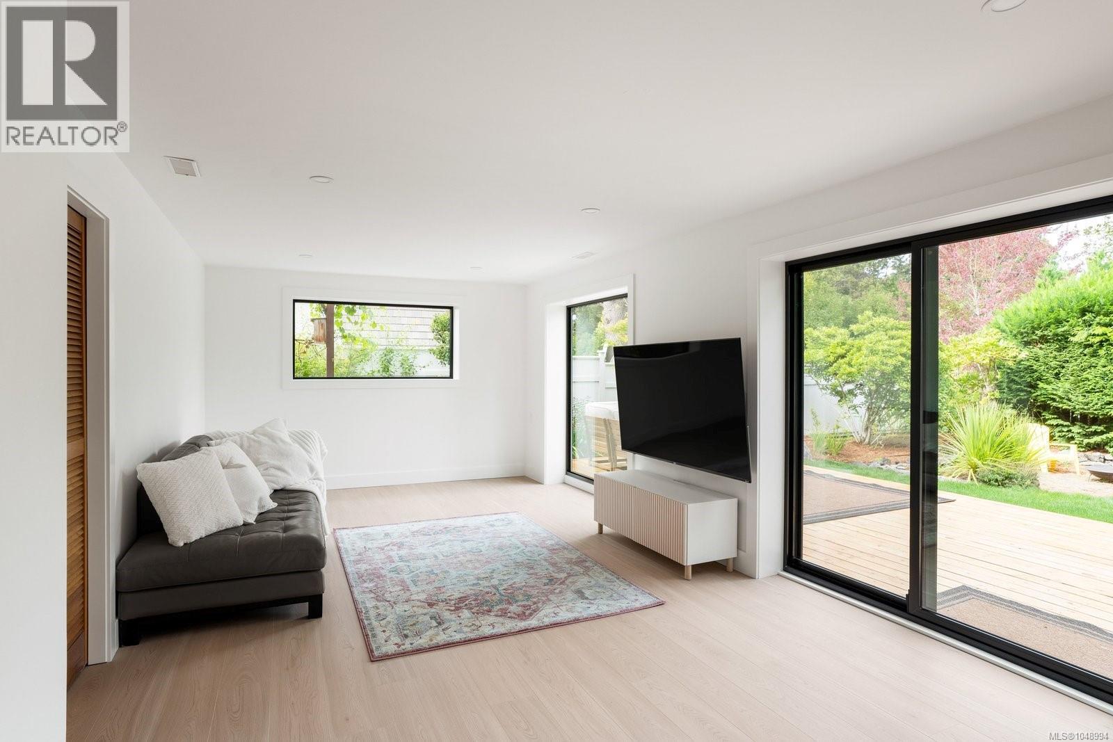 1601 Mileva Lane - Image 23