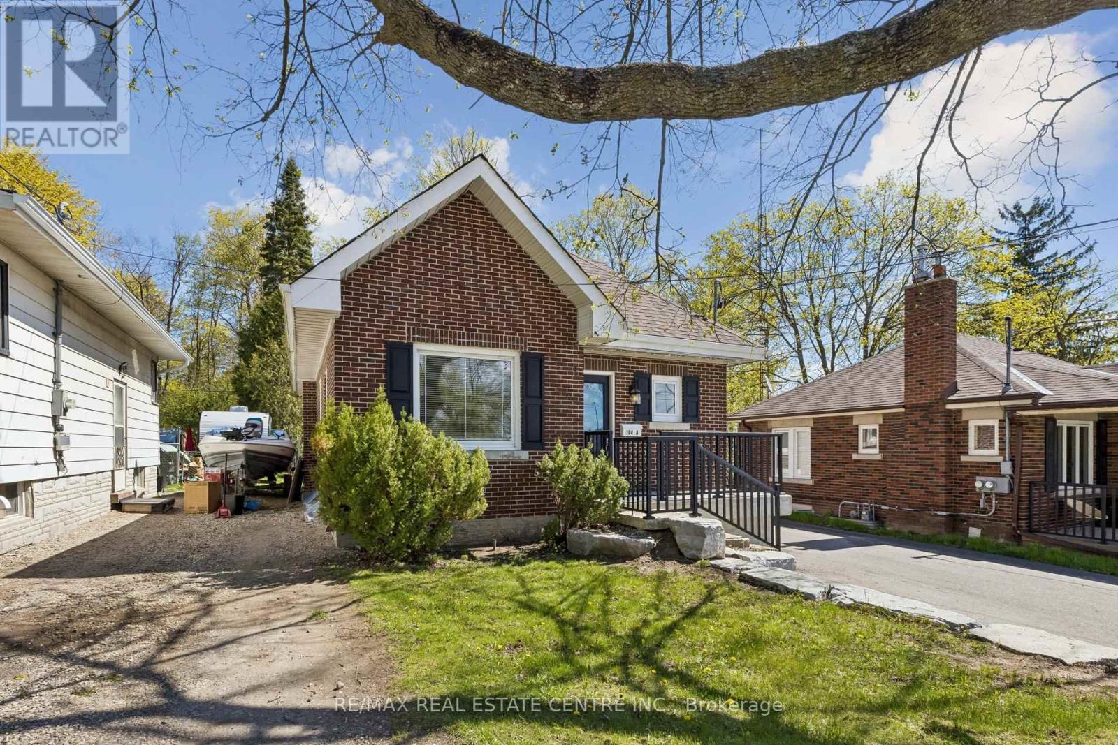 194 SILVERCREEK PARKWAY S - 1