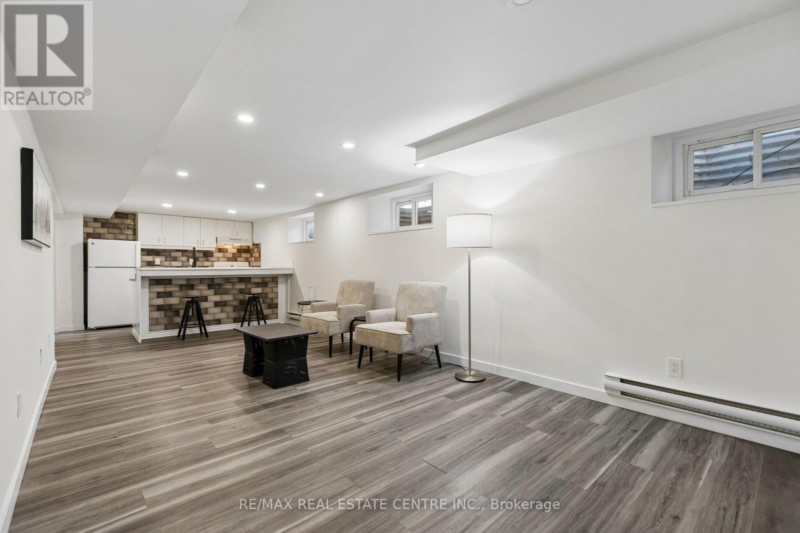 194 SILVERCREEK PARKWAY S - 29