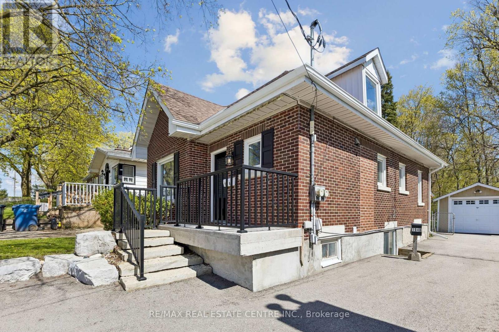 194 SILVERCREEK PARKWAY S - 3