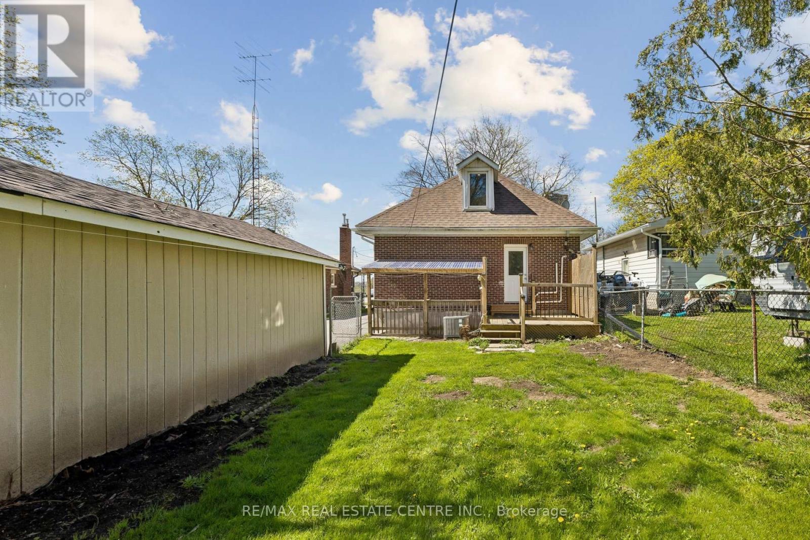 194 SILVERCREEK PARKWAY S - Image 38