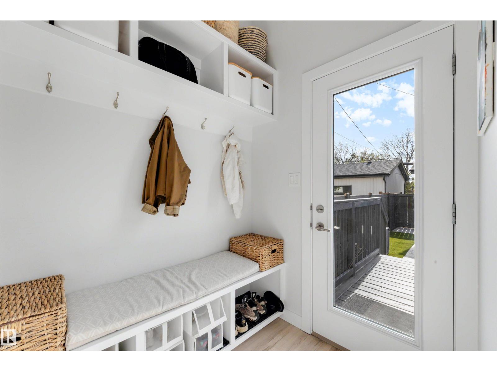 10948 118 ST NW - 35