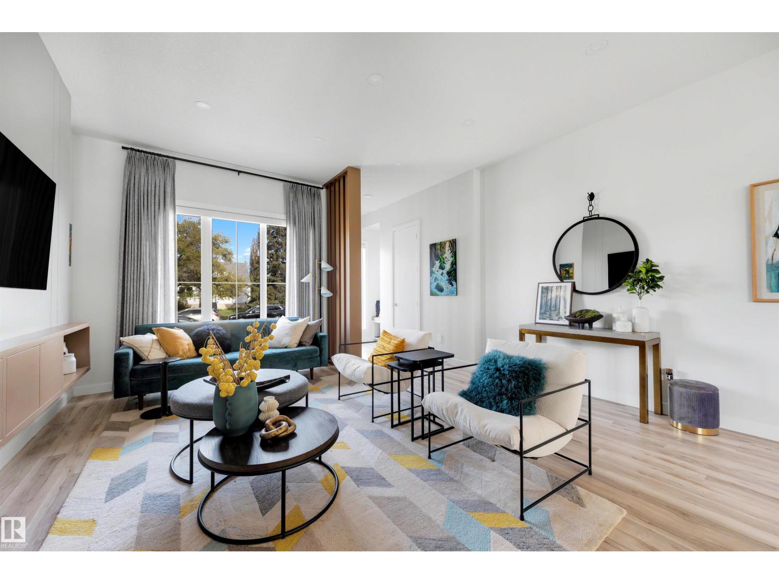 10948 118 ST NW - 4