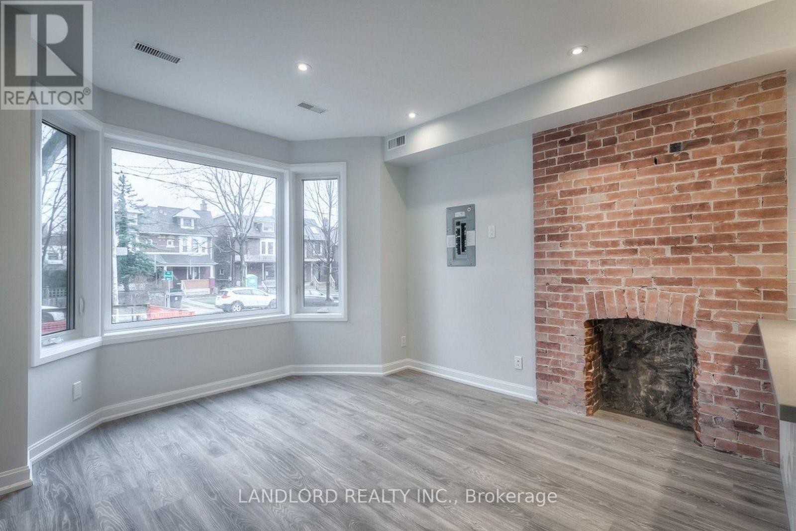82 PARKWAY AVENUE - 19