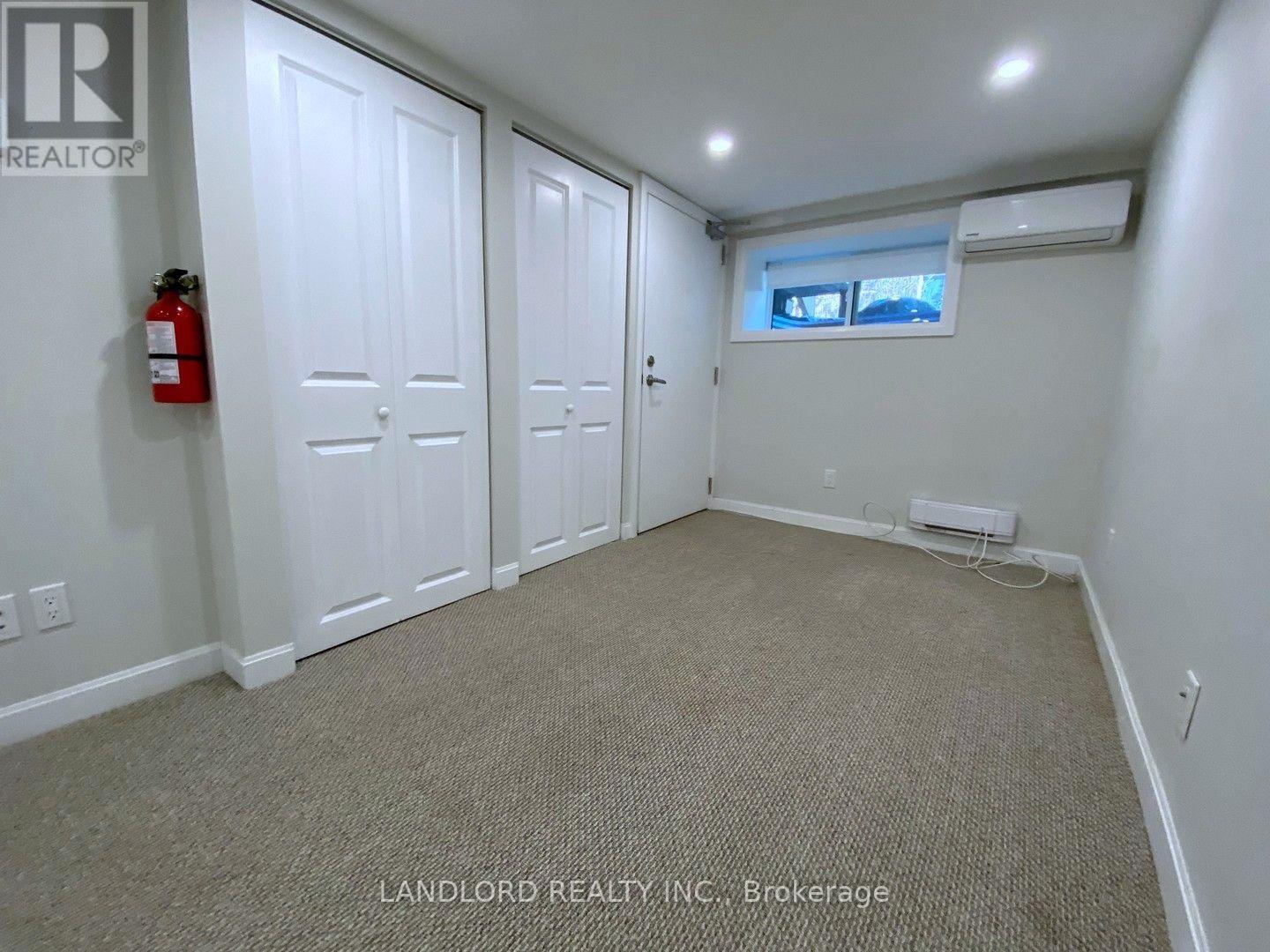 82 PARKWAY AVENUE - Image 28