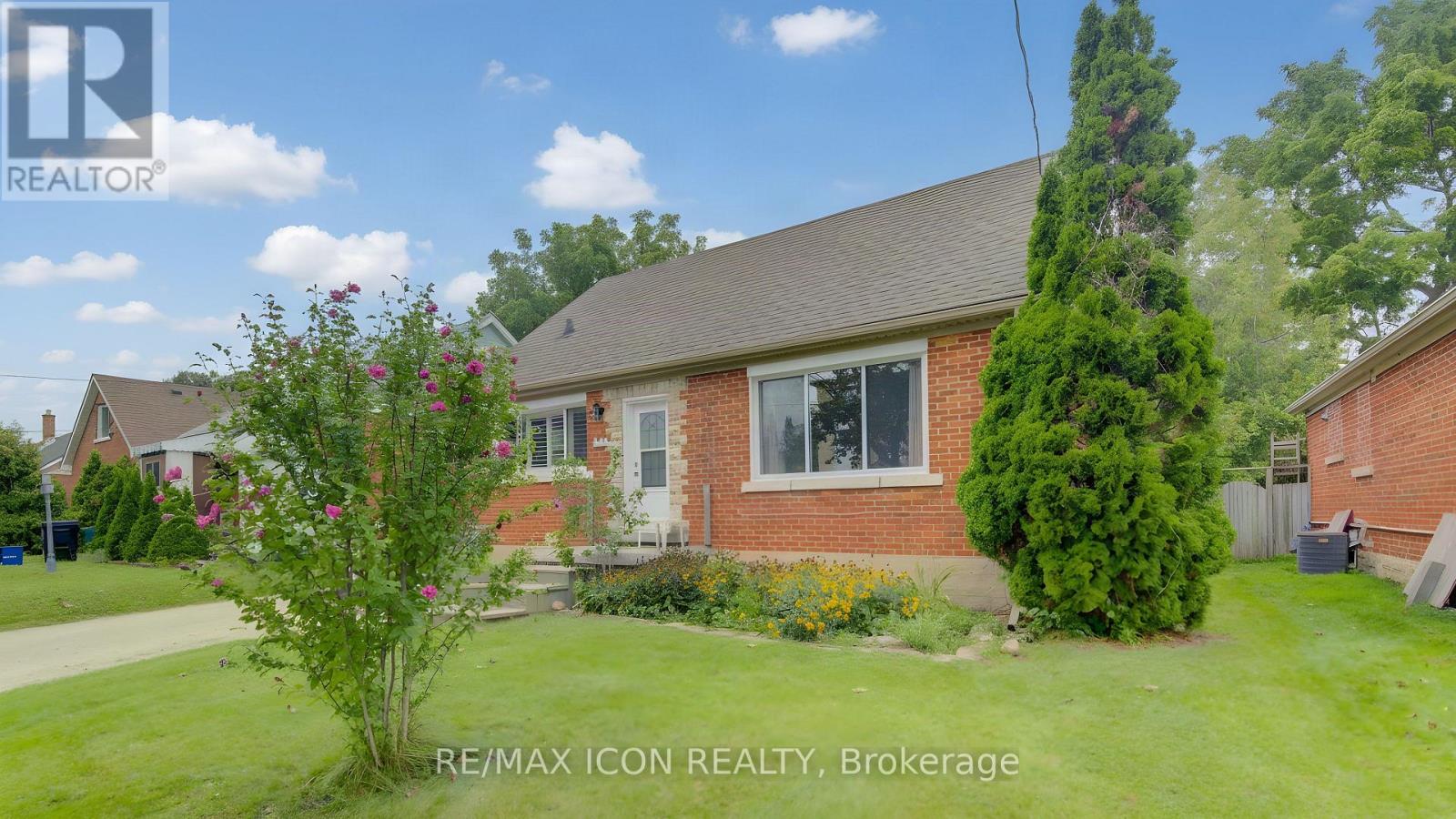 104 MAUSSER AVENUE — photo 3
