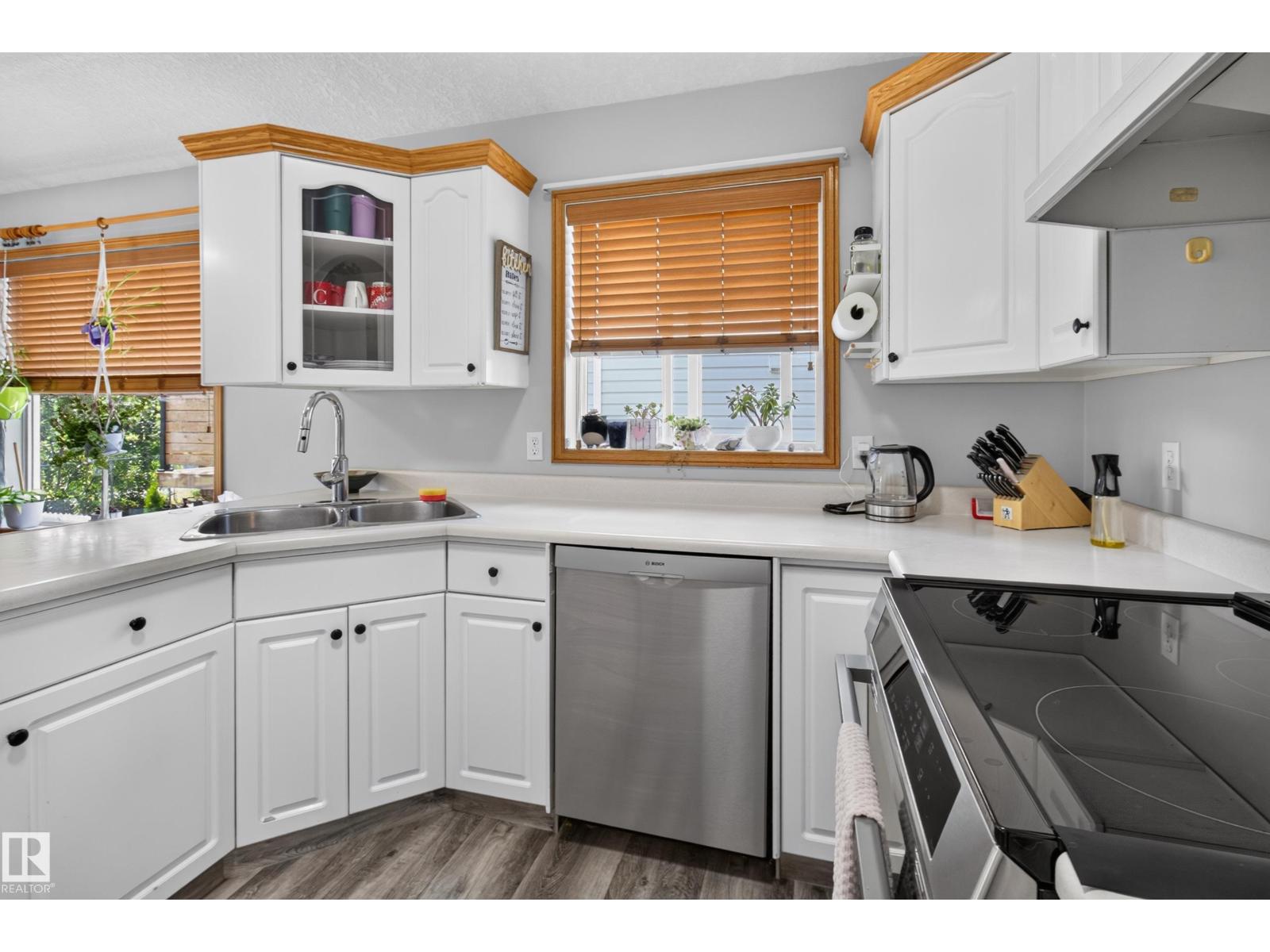 61 CHANCERY WY - 14