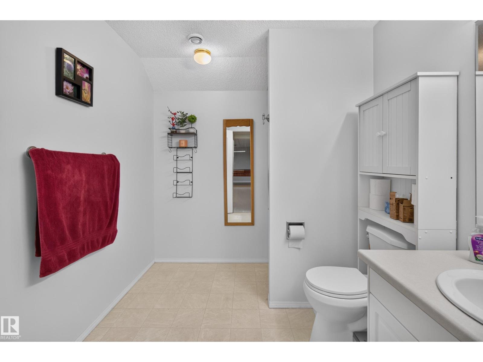 61 CHANCERY WY - 41