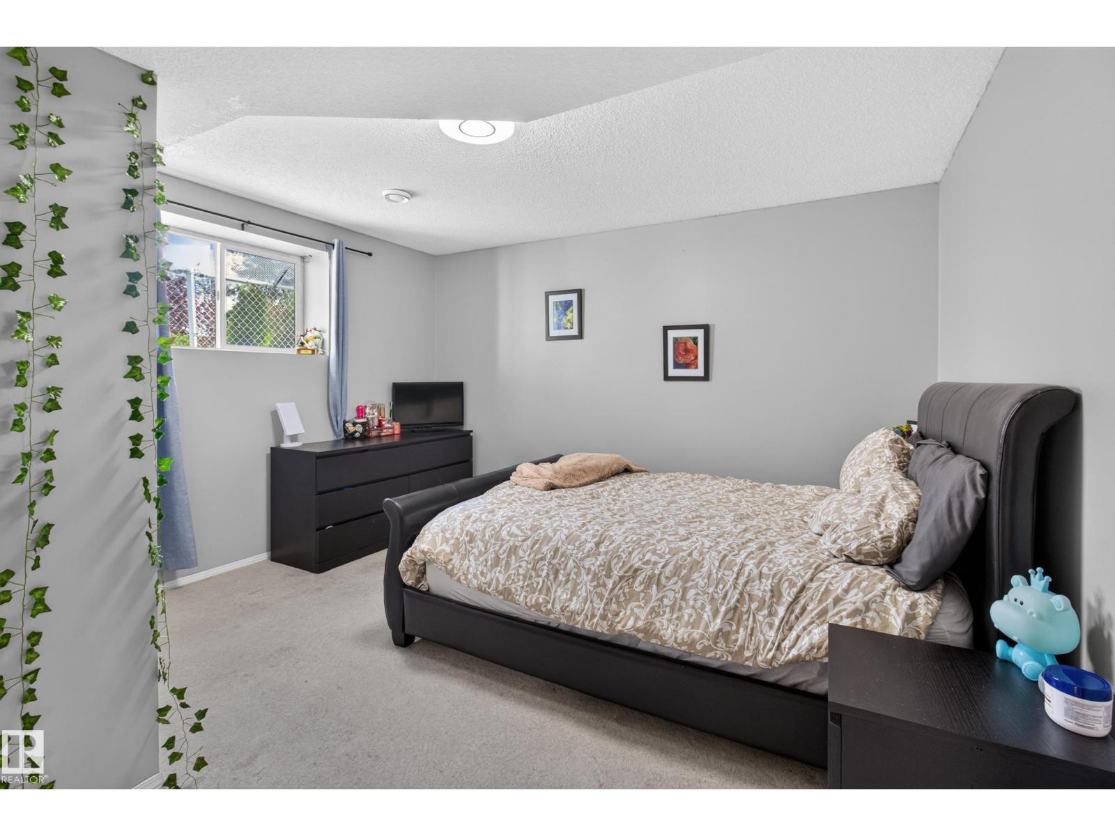 61 CHANCERY WY - 43