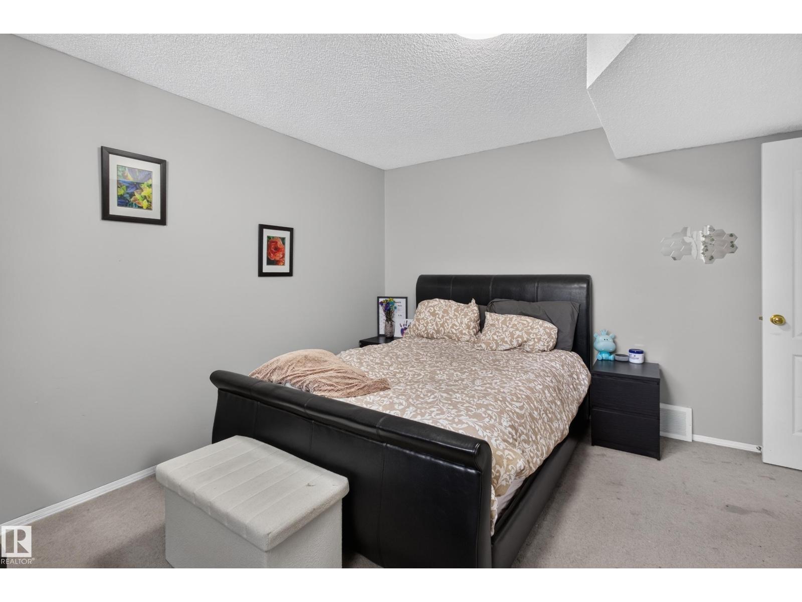 61 CHANCERY WY - 44