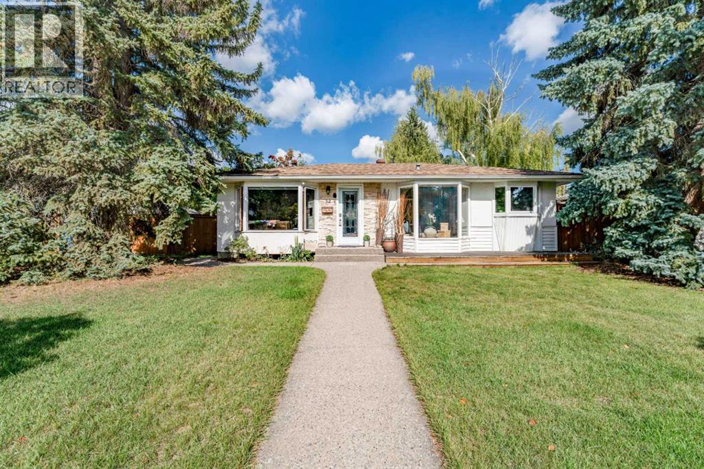 52 Windermere Road SW, Calgary, Alberta, T3C3K5