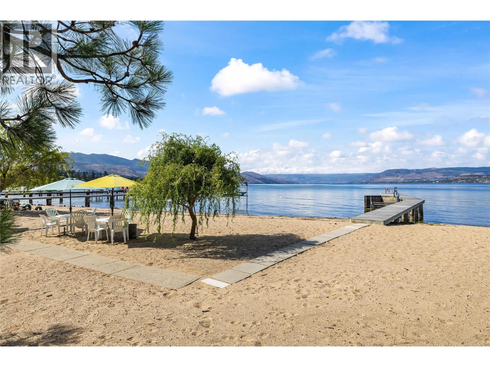  4088 Lakeshore Road, Kelowna