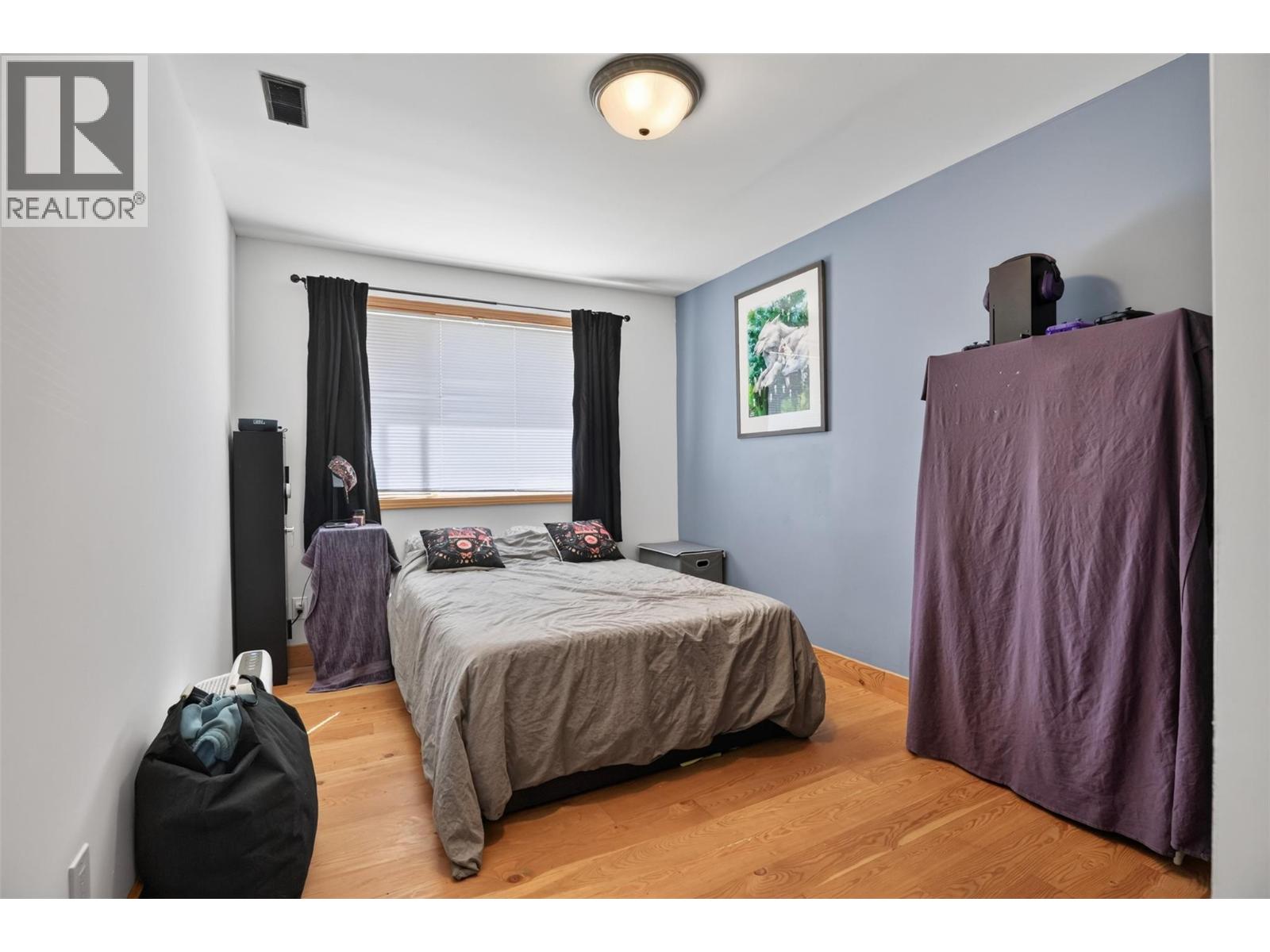 215 BAYVIEW Street - Image 36