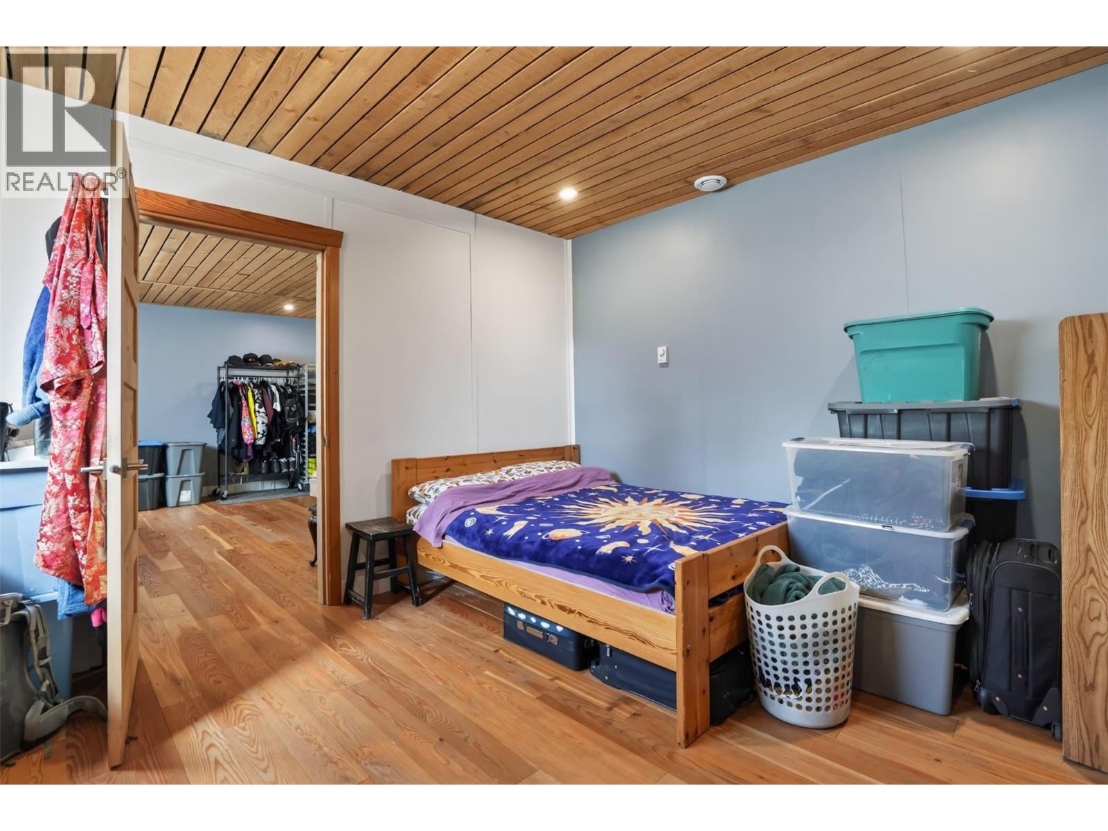 215 BAYVIEW Street - 27