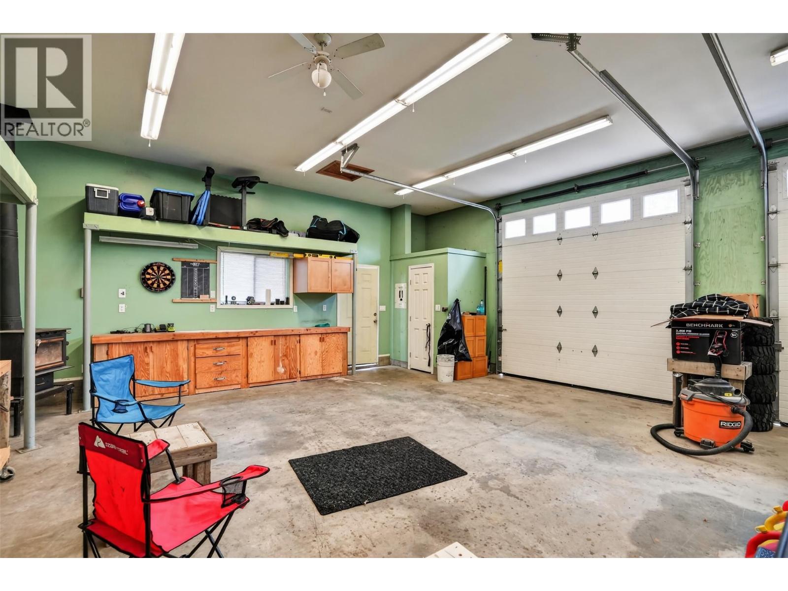215 BAYVIEW Street - Image 40