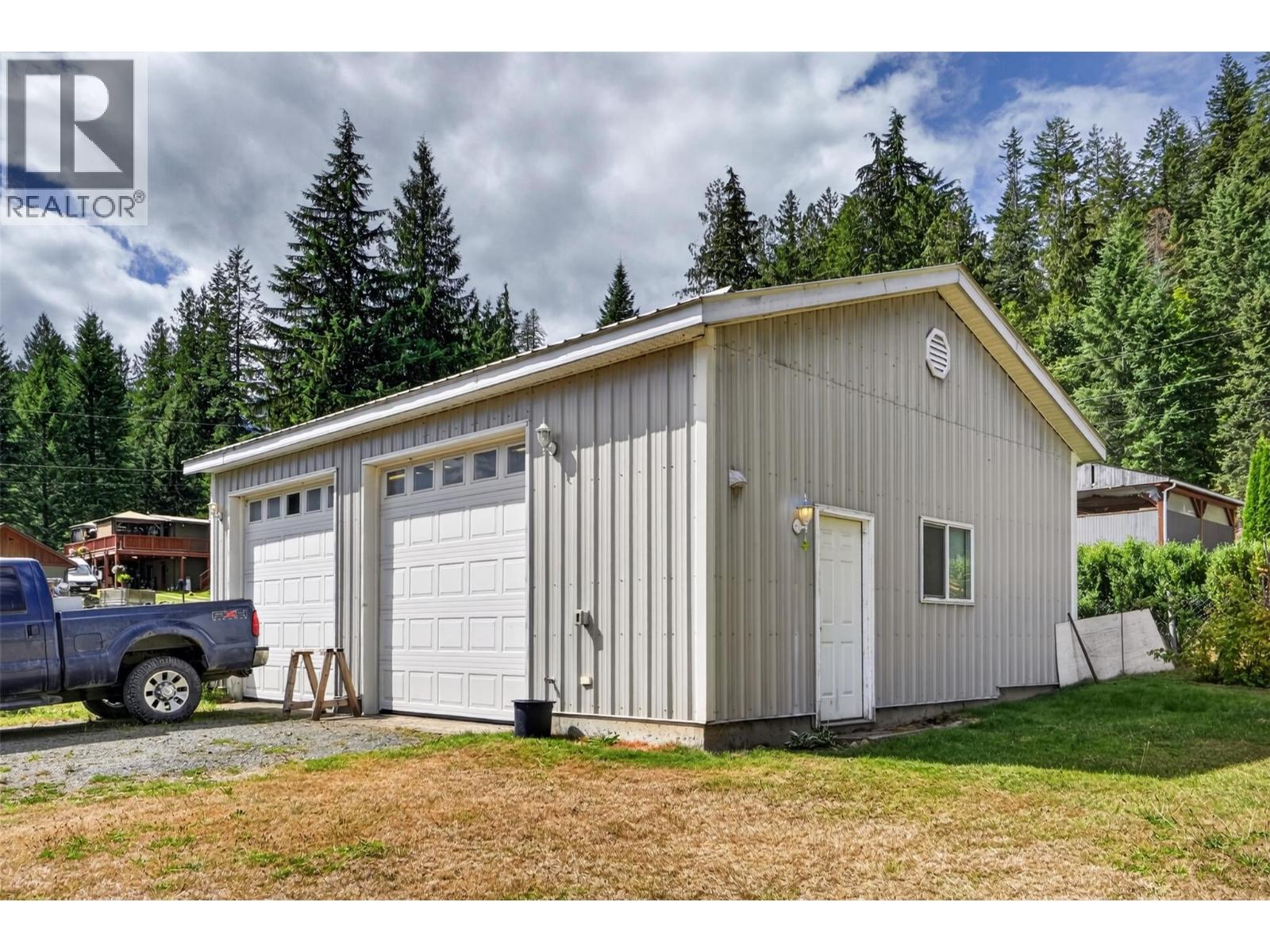 215 BAYVIEW Street - Image 38