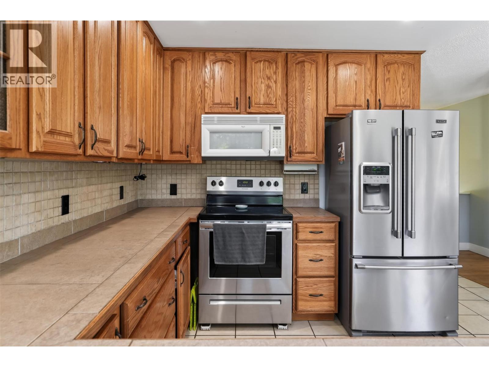 215 BAYVIEW Street - Image 6