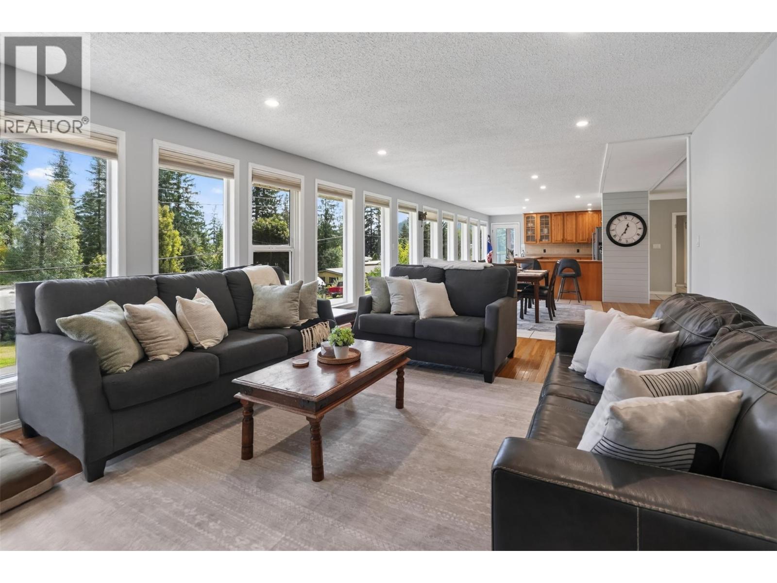 215 BAYVIEW Street - 11