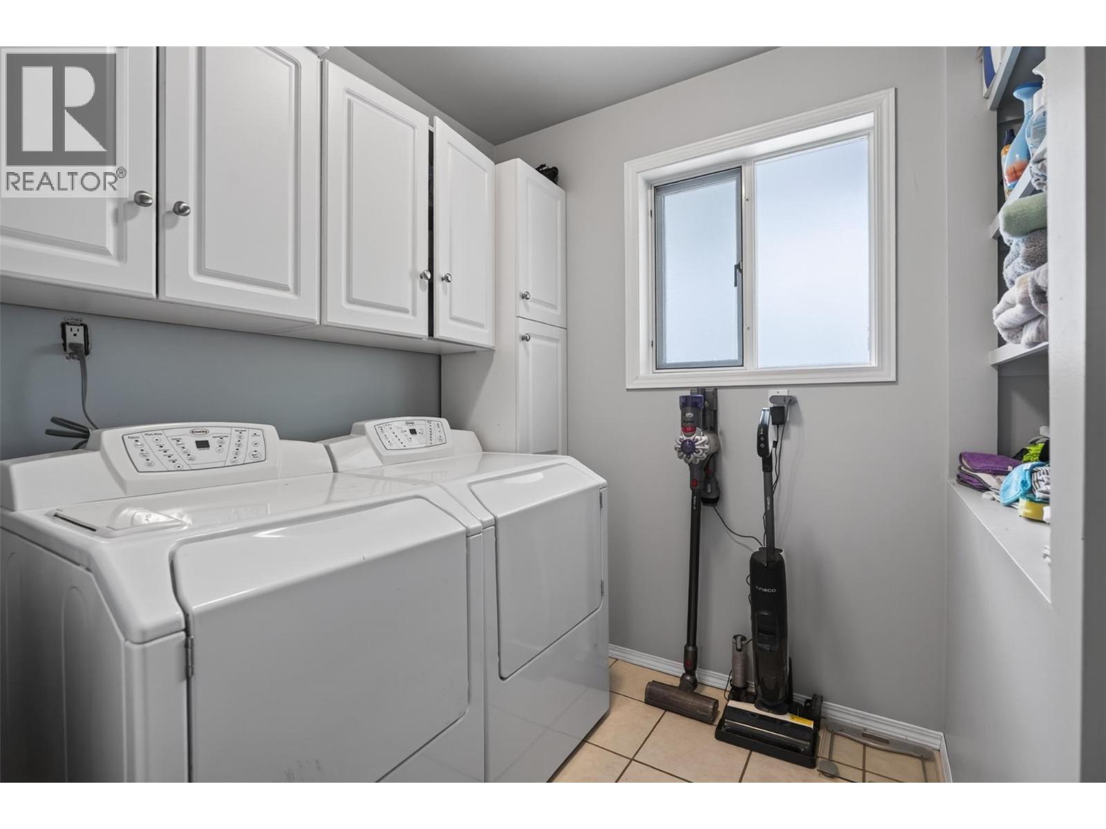 215 BAYVIEW Street - Image 18