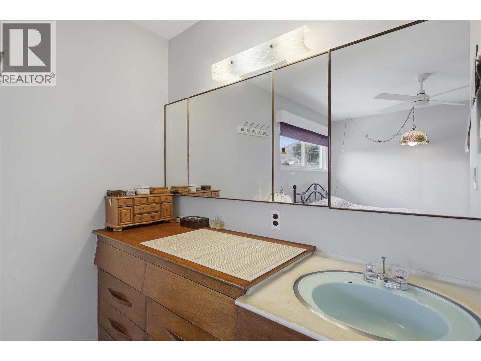 1090 Calmar Place - Image 27
