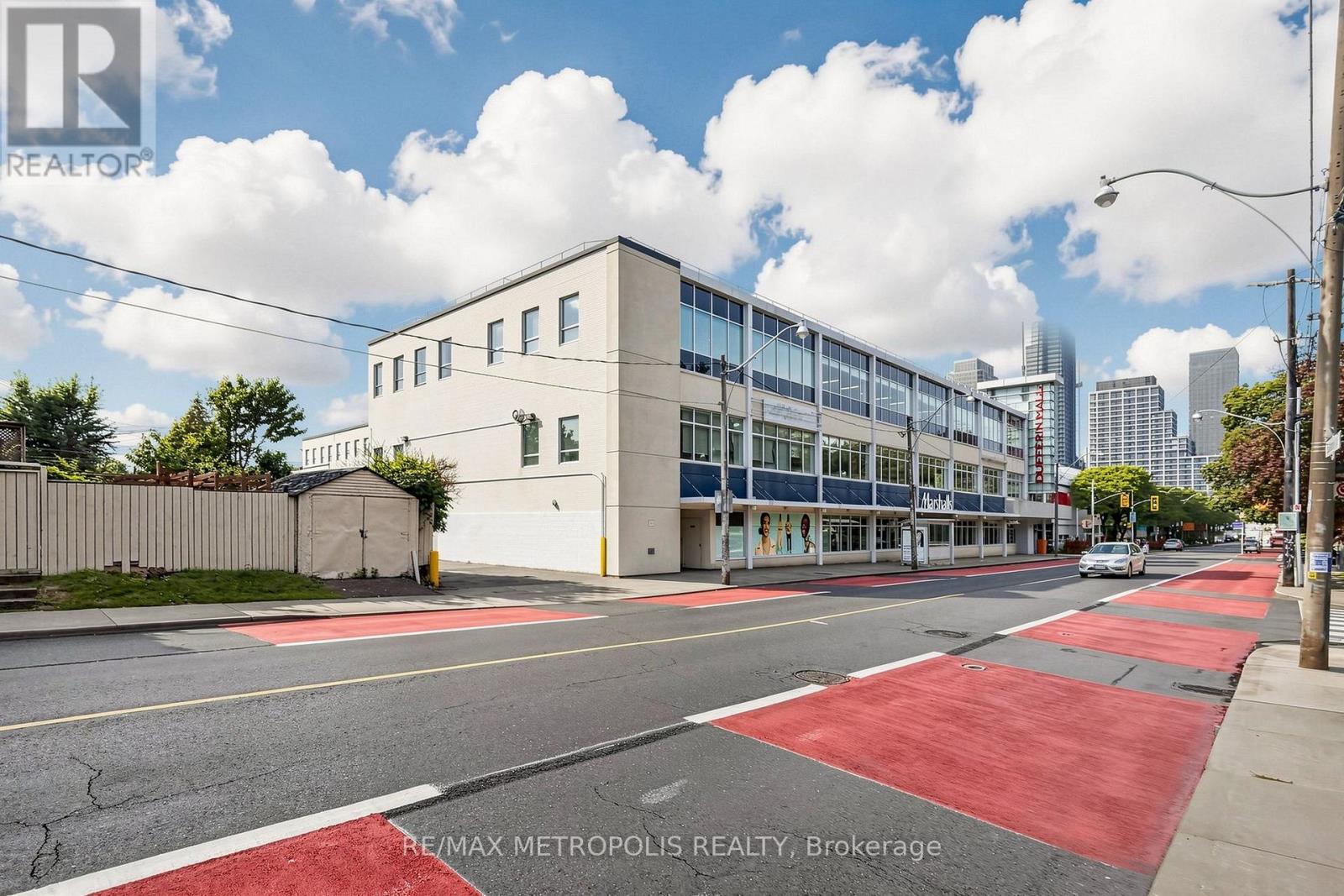742 DUFFERIN STREET - 49