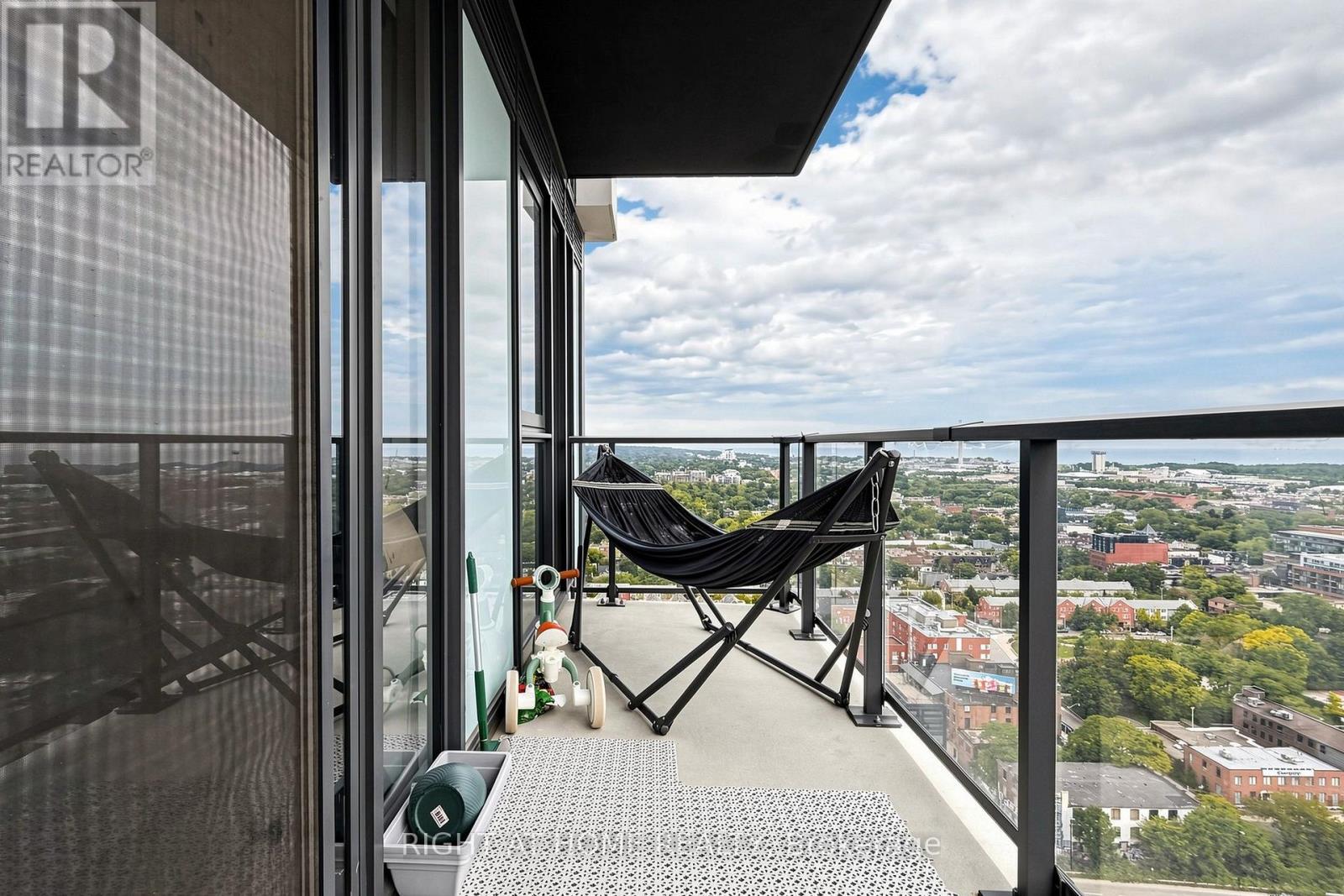#2502 5 DEFRIES STREET - Image 27