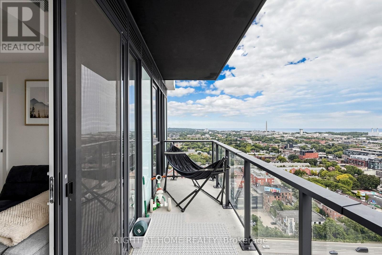 #2502 5 DEFRIES STREET - Image 29