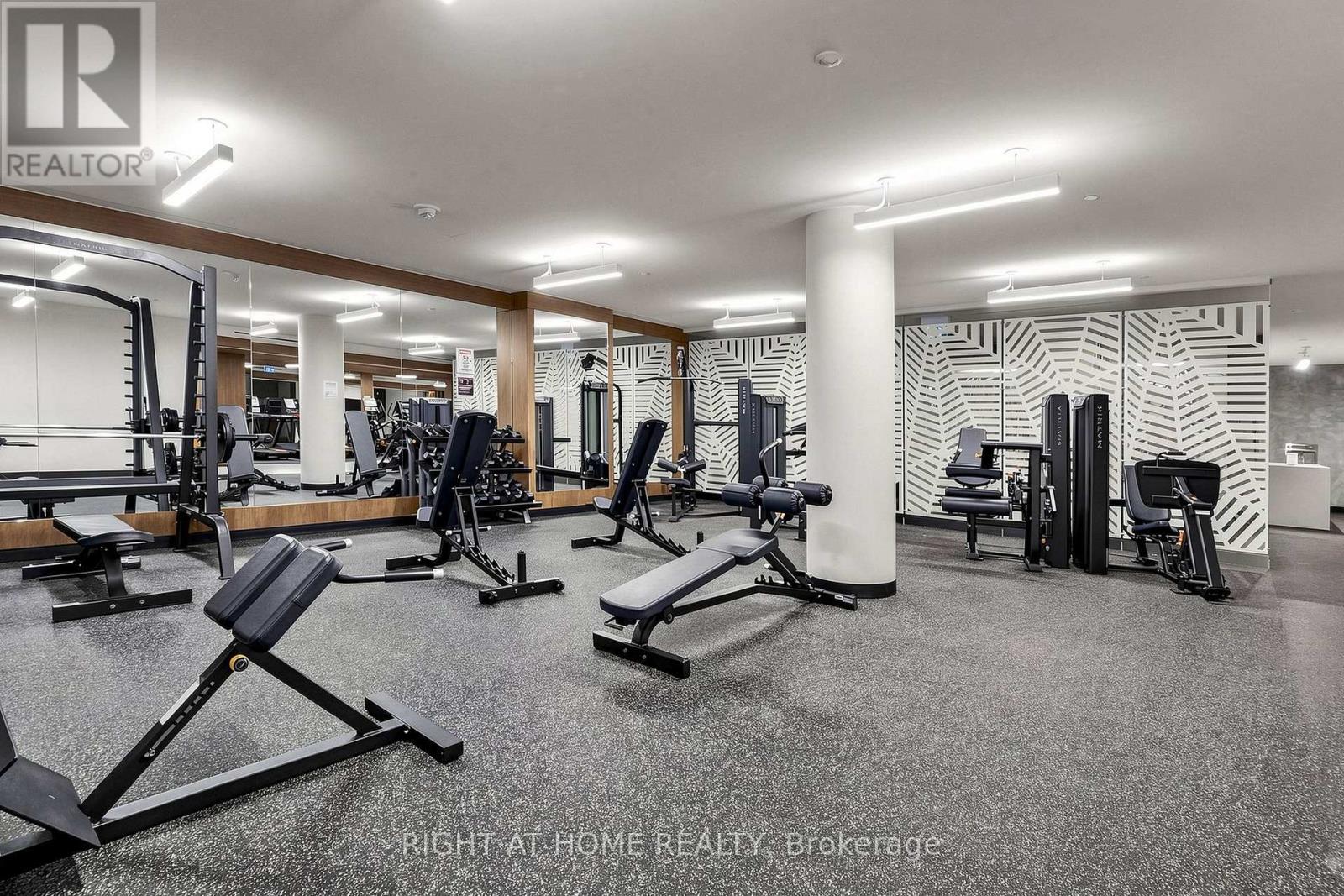 #2502 5 DEFRIES STREET - 32