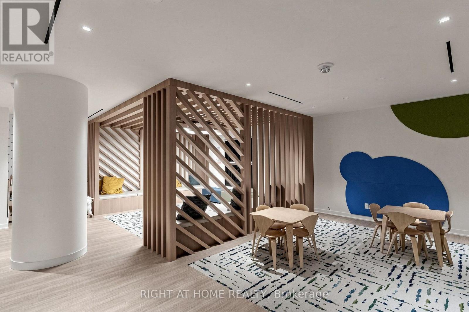 #2502 5 DEFRIES STREET - Image 43