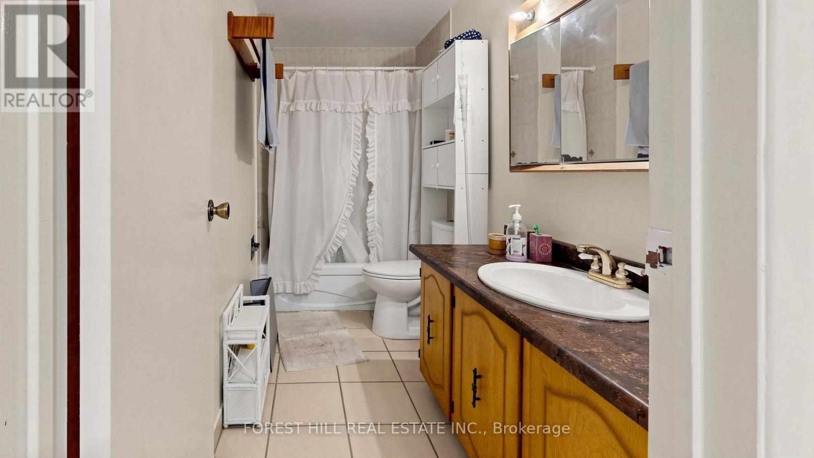 35 TREETOPS COURT - 17