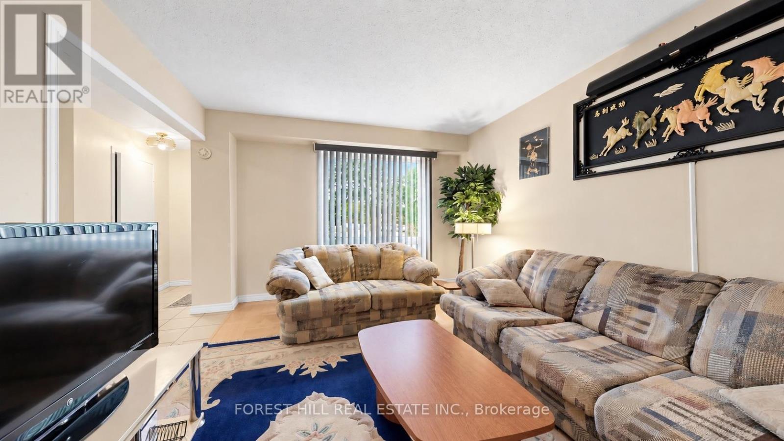 35 TREETOPS COURT - 2