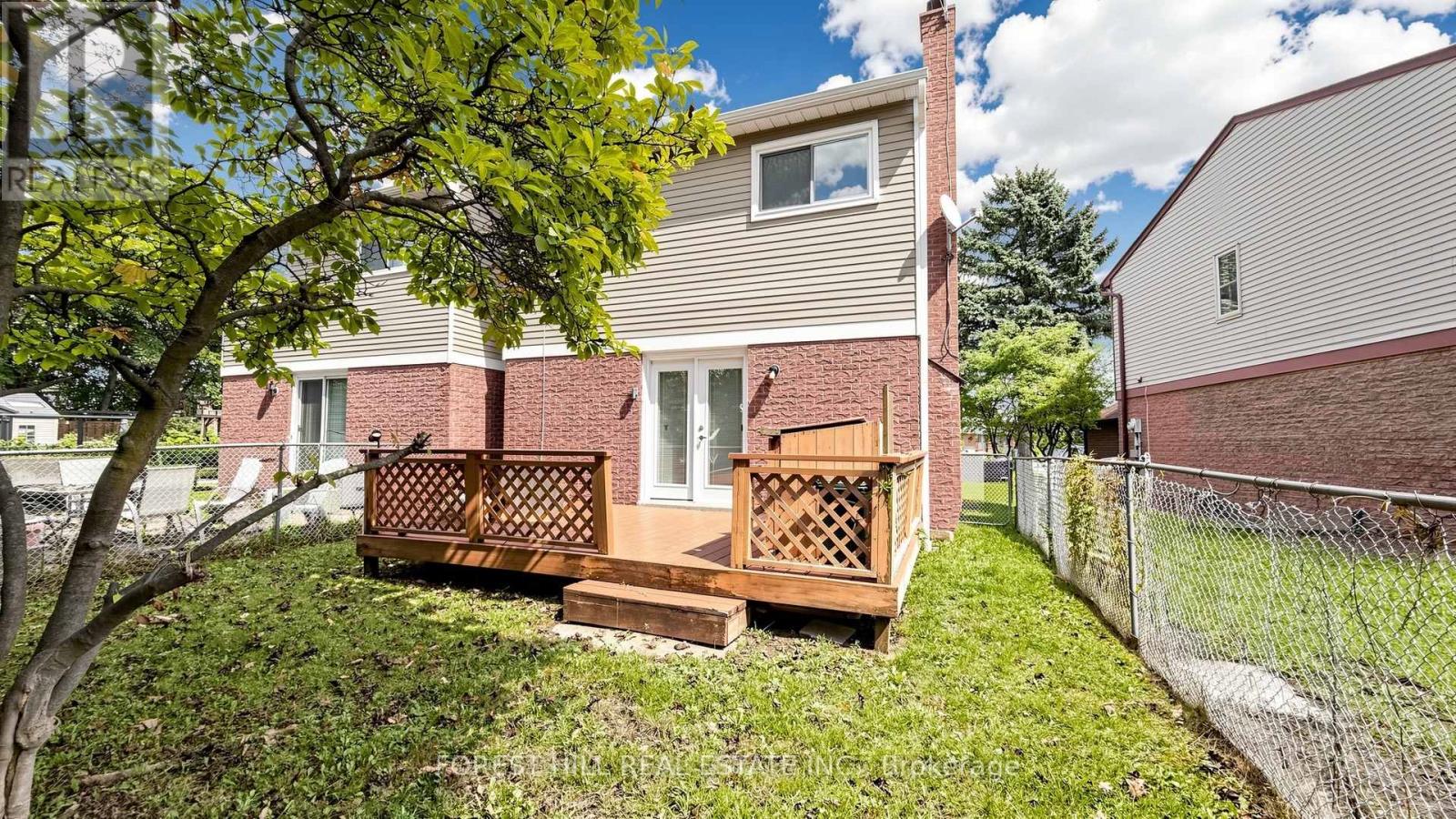35 TREETOPS COURT - 21