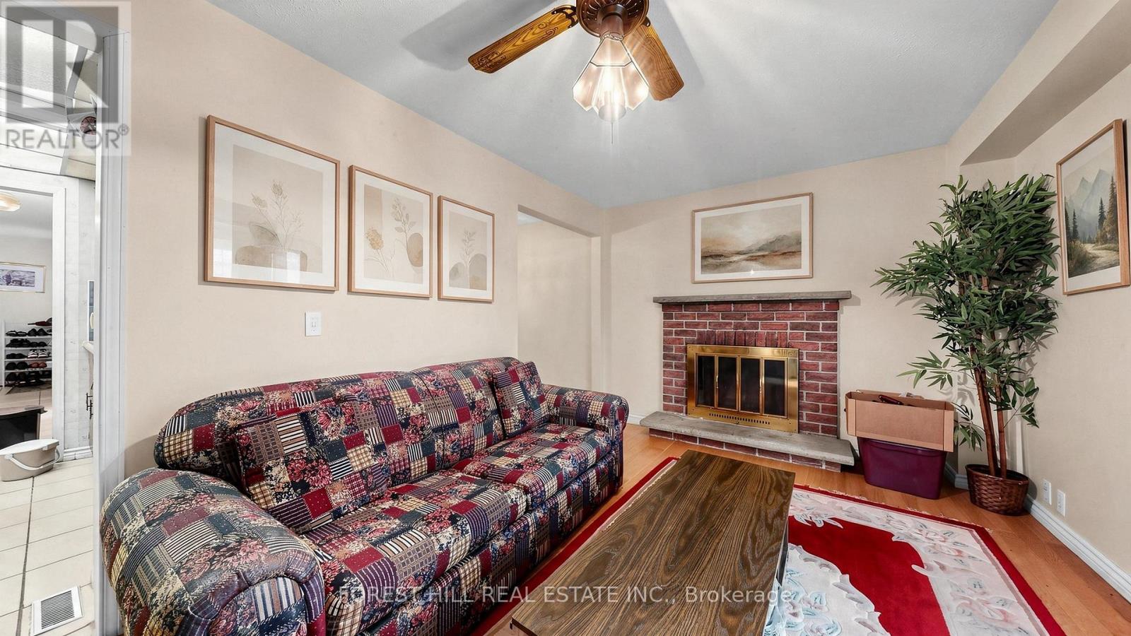 35 TREETOPS COURT - 7
