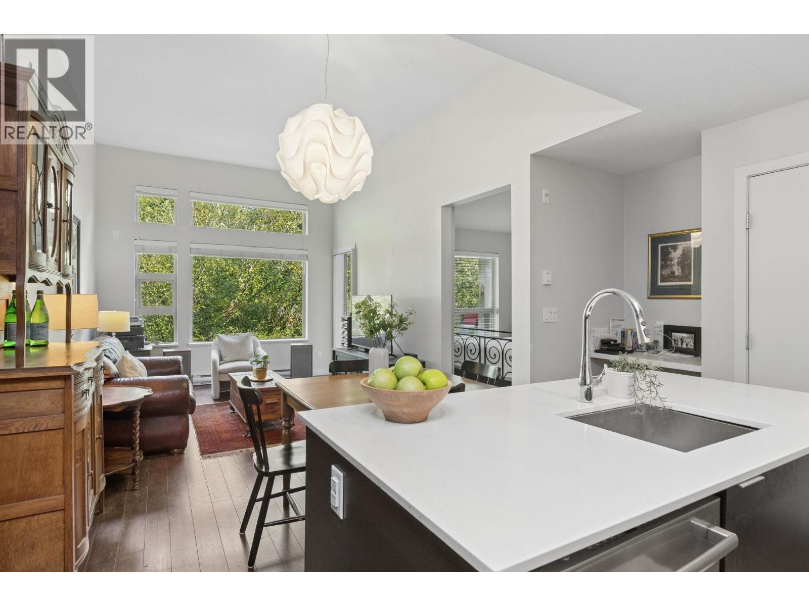 506 1679 LLOYD AVENUE, North Vancouver — photo 2