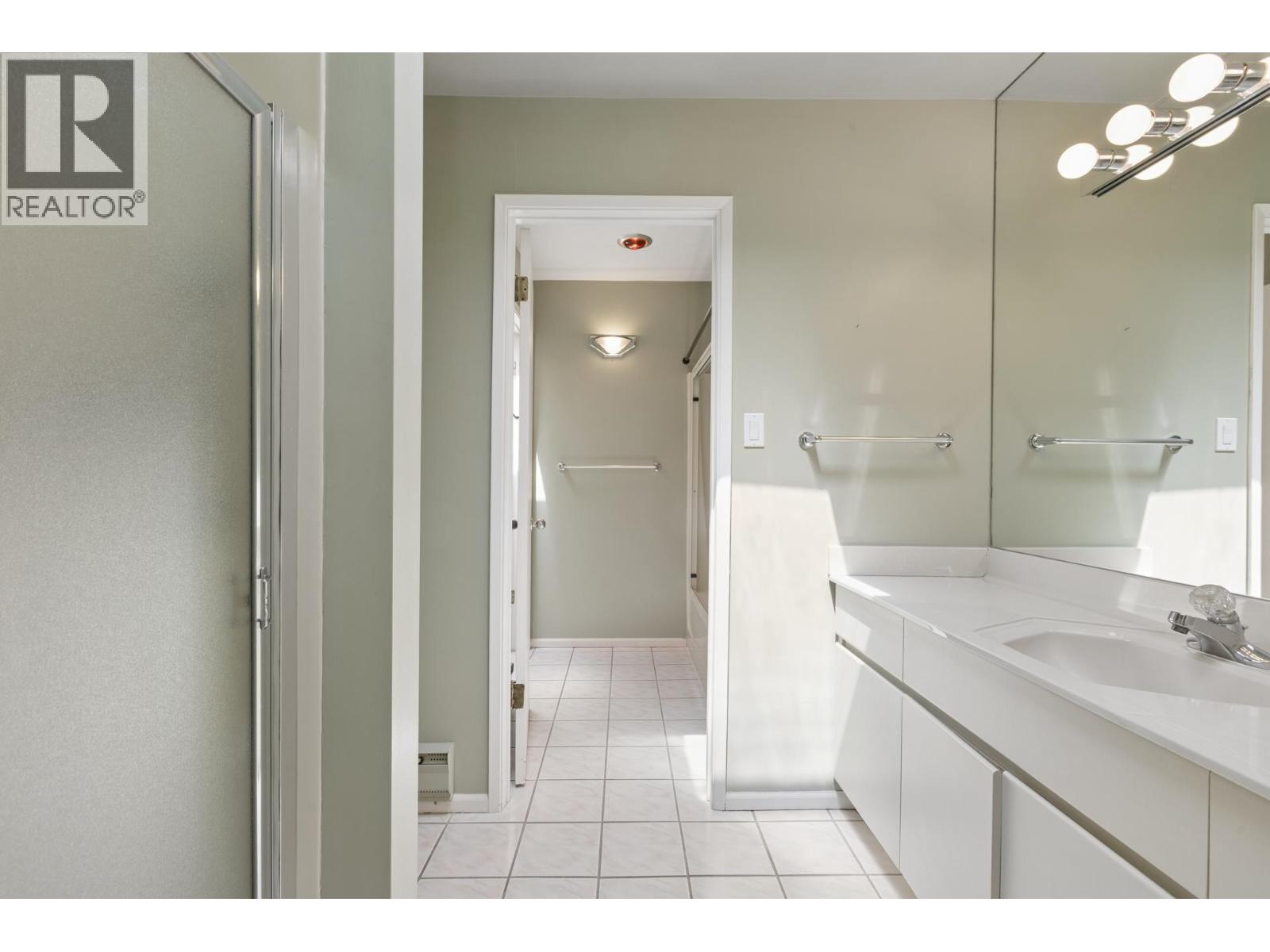 8 2206 FOLKESTONE WAY, West Vancouver