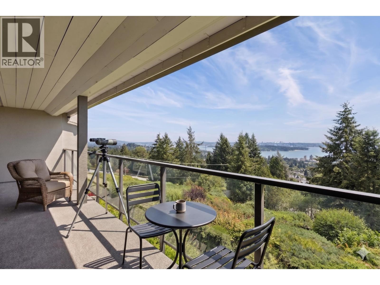 8 2206 FOLKESTONE WAY, West Vancouver