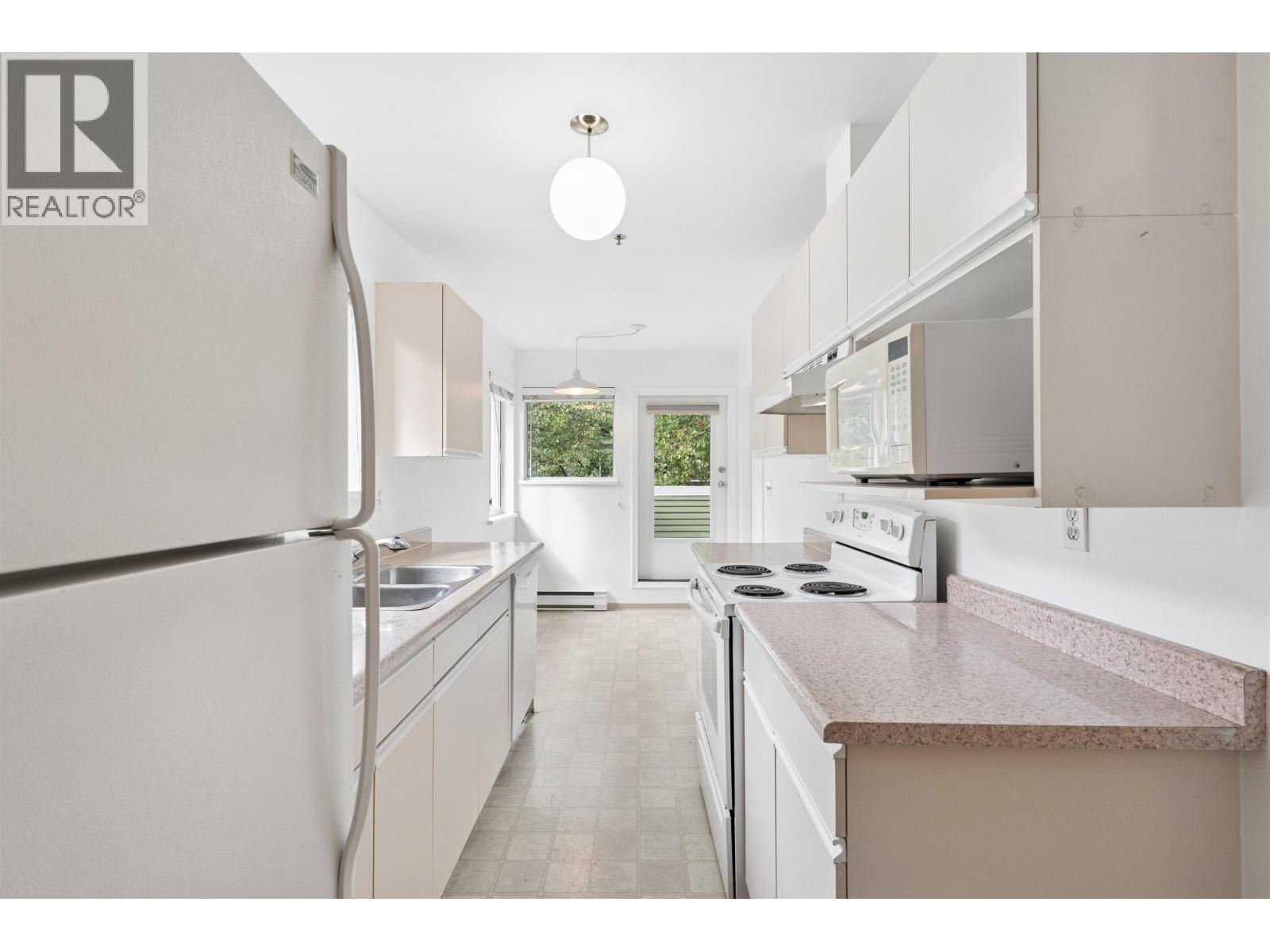 5 4149 SOPHIA STREET, Vancouver