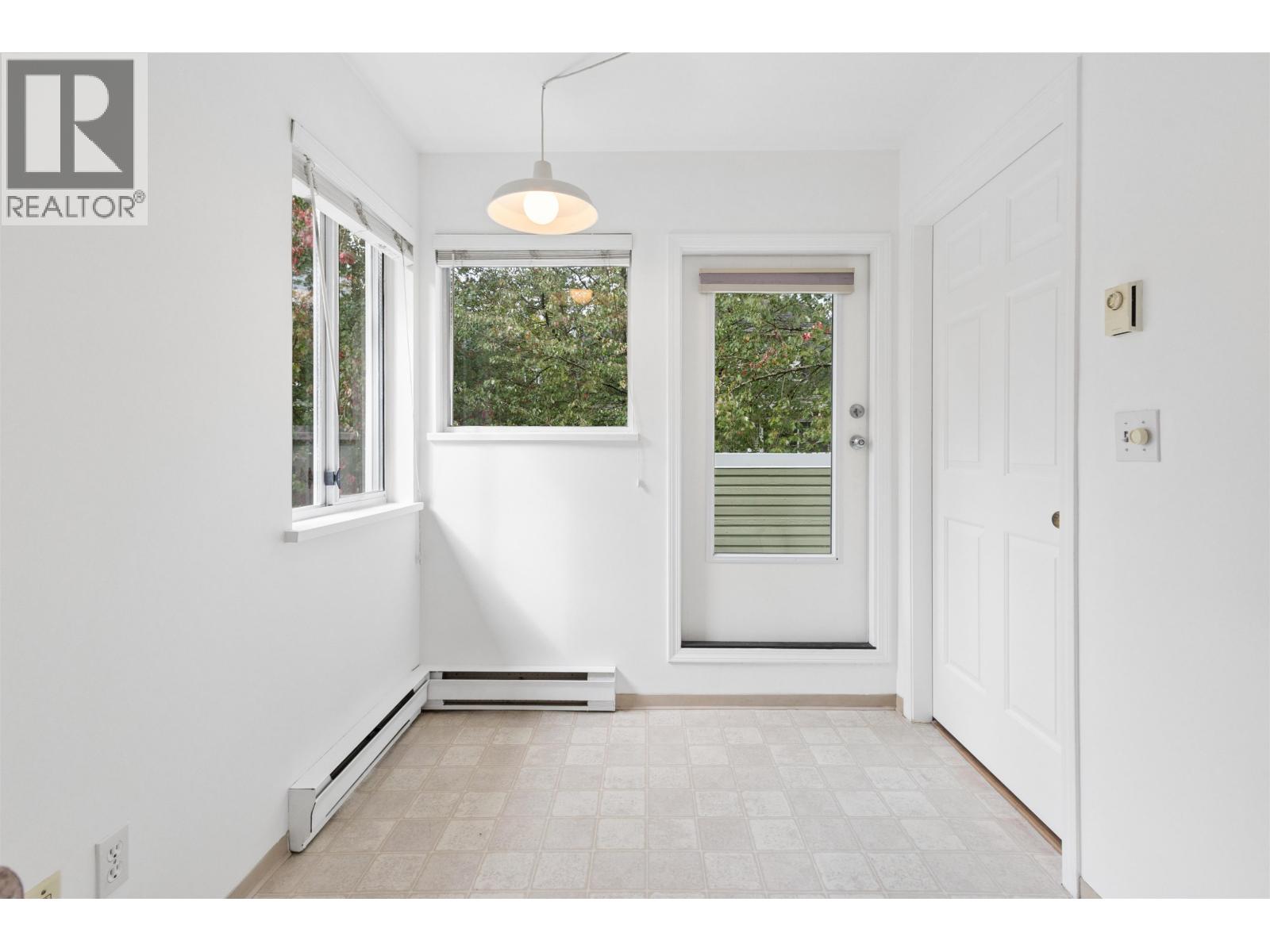 5 4149 SOPHIA STREET, Vancouver