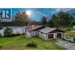 Partial bathroom - 906 Harrwood Drive, Blue River, BC V0E1J0 Photo 10