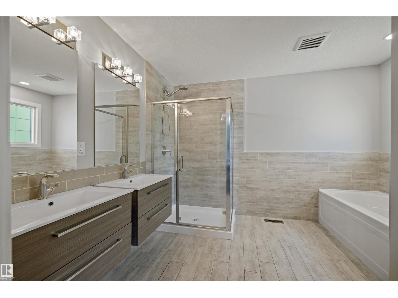 9622 77 AV NW - 18