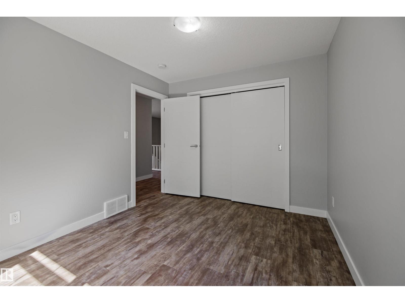 9622 77 AV NW - 22