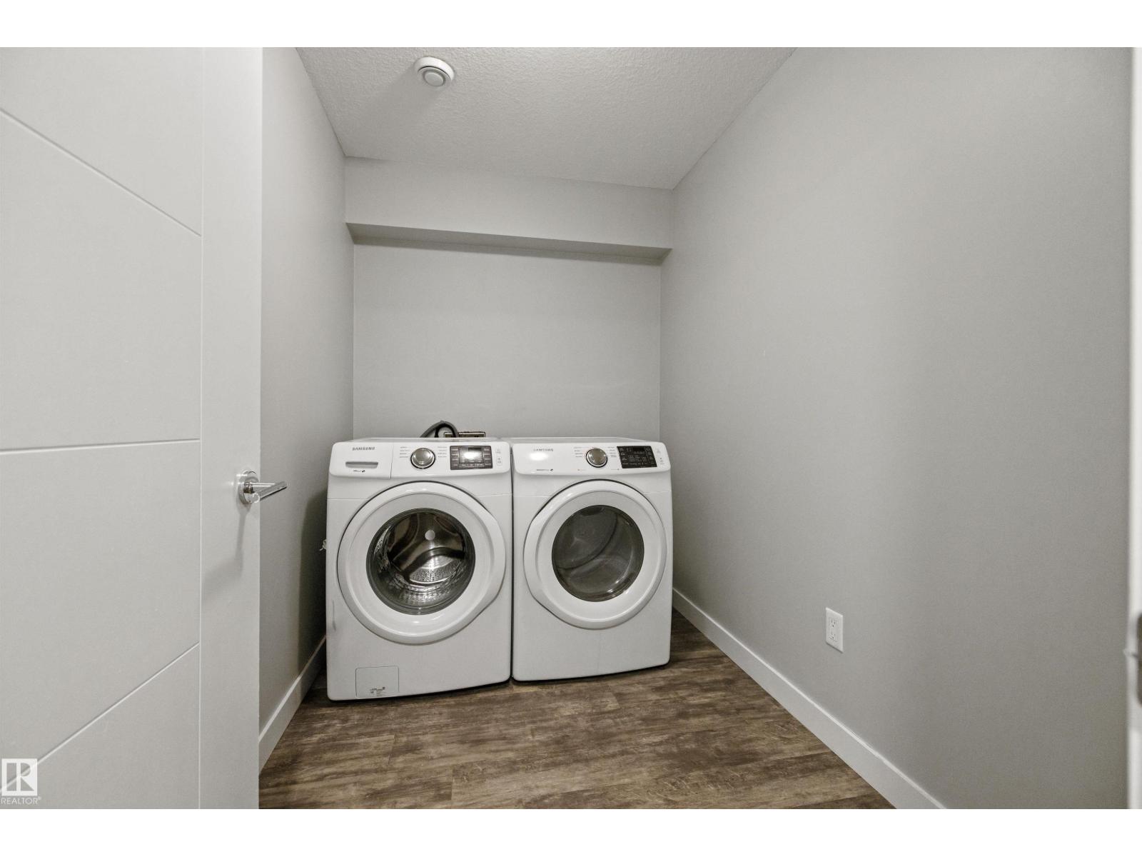 9622 77 AV NW - 31