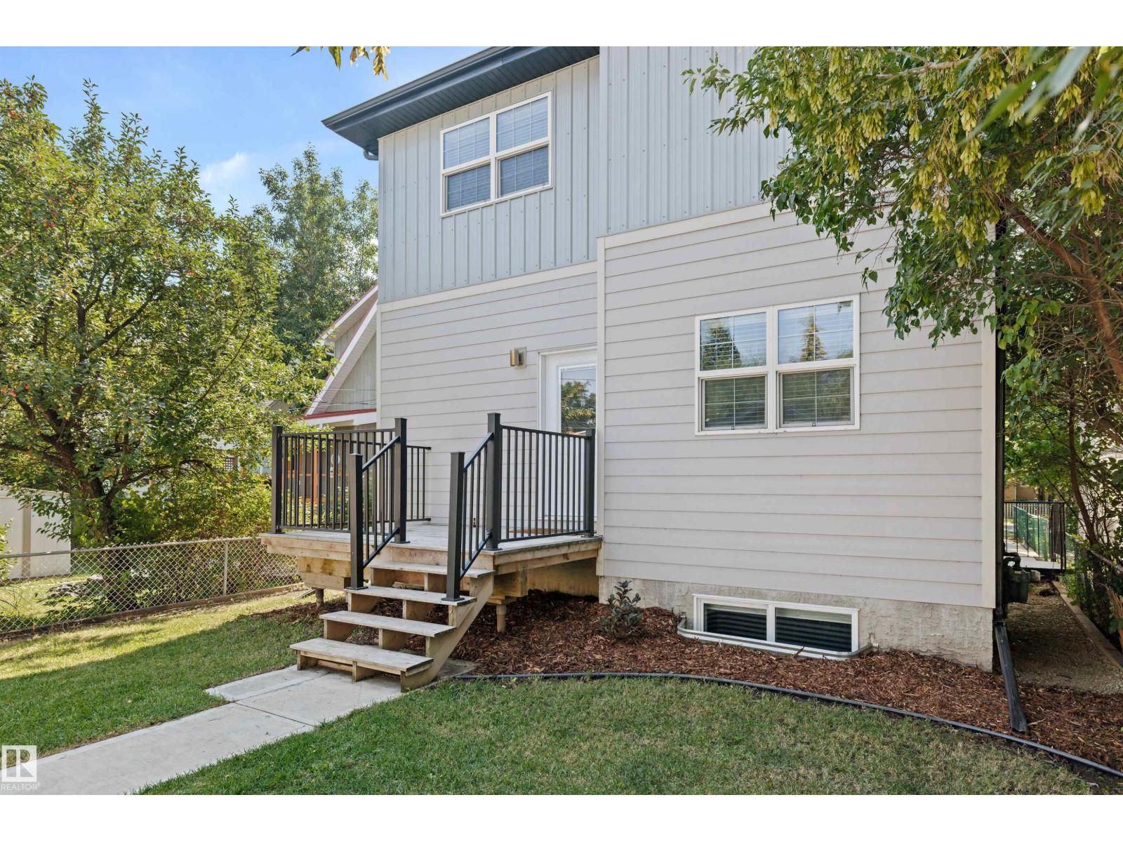 9622 77 AV NW - 37