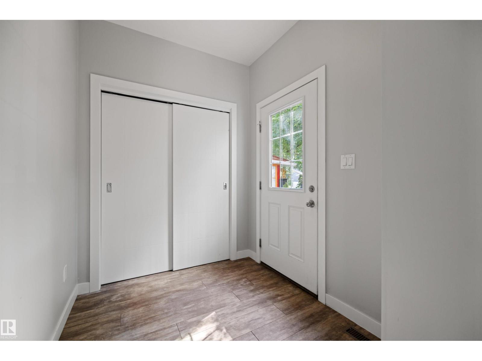 9622 77 AV NW - 4