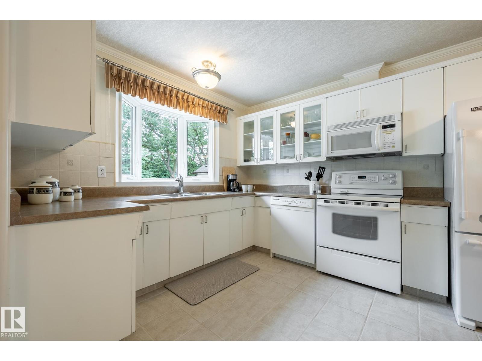 14 SYCAMORE ST - 9